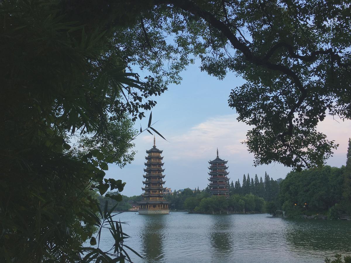 Guilin Cyan Box Guest House Bagian luar foto